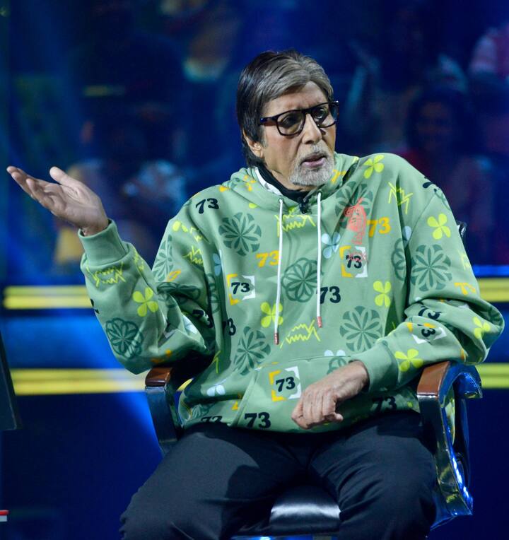ऐसे में अमिताभ बच्चन के कई लोगों के कर्जदार बने जिसमें से एक एक्ट्रेस डिंपल कपाड़िया भी थीं. जो उनसे पैसे मांगने के लिए एक्टर को बार-बार कॉल करती थीं. इतना ही नहीं डिंपल अपनी सेक्रेटरी को भी बिग बी के घर पर भेजती थीं. जिसके चलते अमिताभ काफी ज्यादा परेशान हो गए थे.