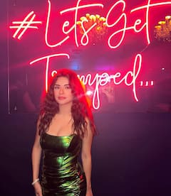 Avneet Kaur Dolls Up In An Off Shoulder Bodycon Metallic Gown | SEE PICS