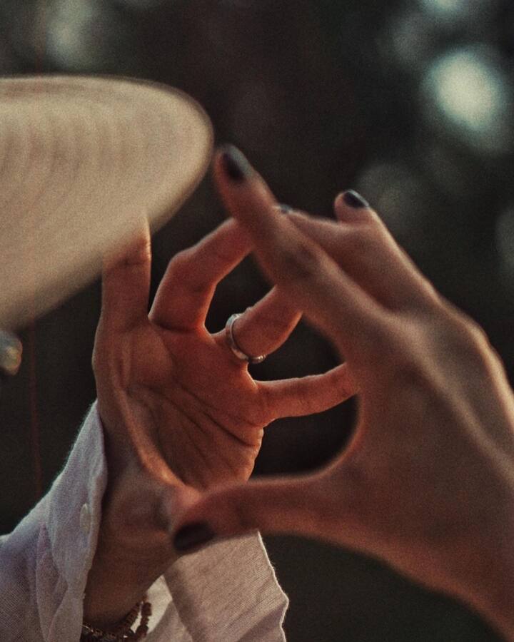 సమంత లేటెస్ట్ ఫోటోలను ఇక్కడ చూడండి.