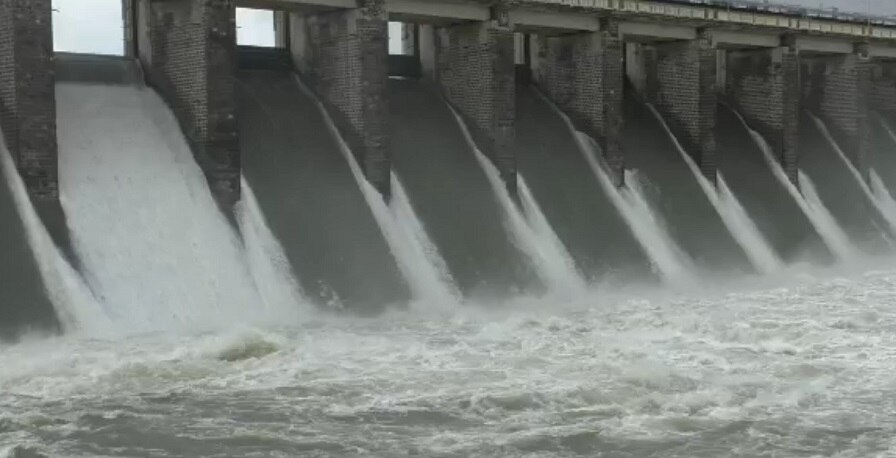 Heavy rain:  છેલ્લા 24 કલાકમાં રાજ્યના 194 તાલુકામાં વરસ્યો વરસાદ, જાણો ક્યાં કેટલા ઇંચ વરસાદ પડ્યો?