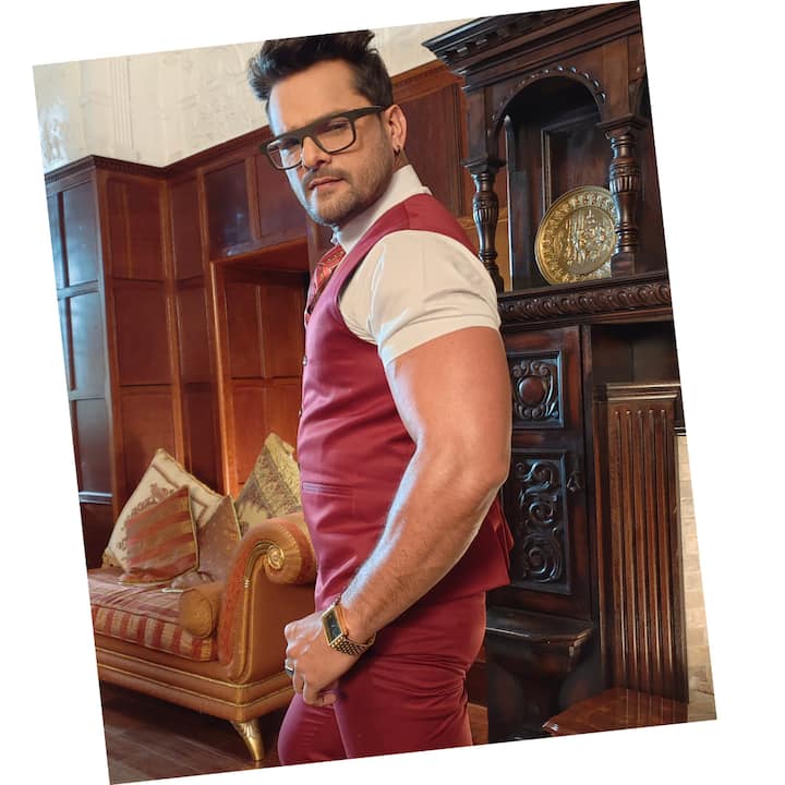 दरअसल जिस गाने को लेकर खेसारी को जेल जाना पड़ा था वो उन्होंने इंडिया की स्टार टेनिस खिलाड़ी सानिया मिर्जा पर बनाया था. जब सानिया ने वो गाना सुना तो उन्हें बिल्कुल पसंद नहीं आया और उन्होंने खेसारी पर केस दर्ज करवा दिया.