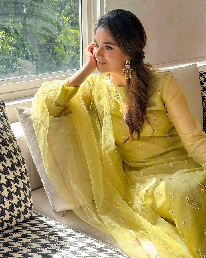 కీర్తి సురేష్ అందమైన ఫోటోలు