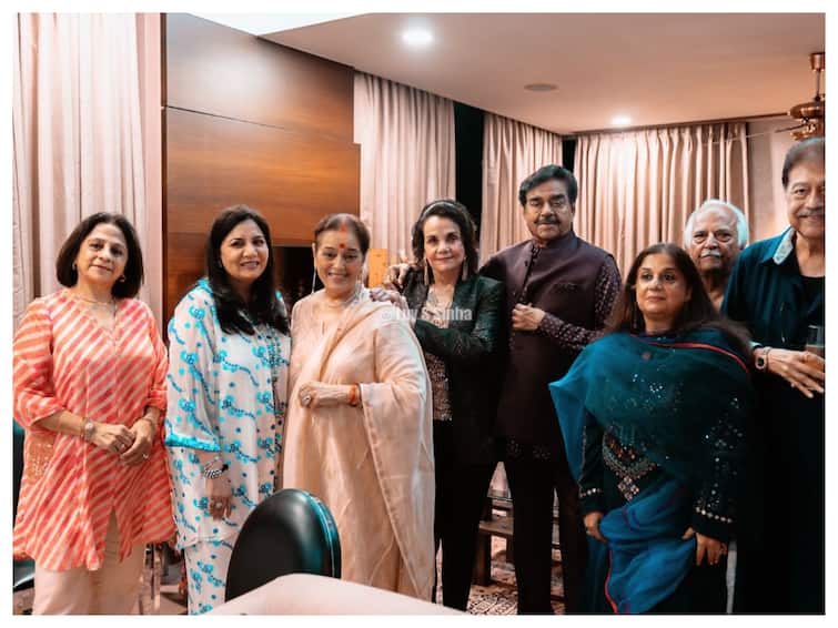 Shatrughan Sinha And Wife Poonam Celebrate 43rd Wedding Anniversary With Mumtaz And Siddharth Kak - See Pics Shatrughan Sinha And Wife Poonam Celebrate 43rd Wedding Anniversary With Mumtaz And Siddharth Kak - See Pics