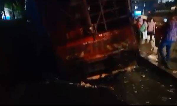 मागील काही दिवसांपासून मुंबईत मुसळधार पाऊस सुरू आहे.