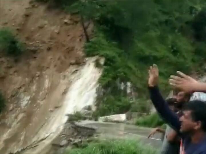 Uttarakhand Badrinath Rishikesh Kameda Block and Nainital NH closed for 3 days after Flood उत्तराखंड: कमेड़ा में 100 मीटर सड़क बही, बदरीनाथ NH तीन दिन के लिए बंद, अब तक नहीं खुला नैनीताल हाईवे