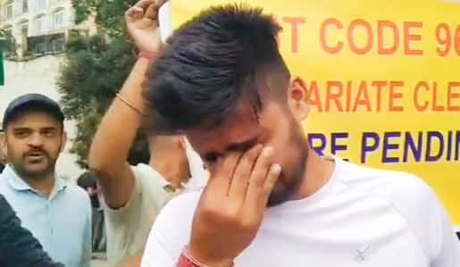 Agitation of unemployed youth outside Himachal Pradesh Secretariat ann Himachal News: सचिवालय के बाहर झलका युवाओं का दर्द, सुक्खू सरकार से कहा- 'जॉइनिंग दे दो या जहर'