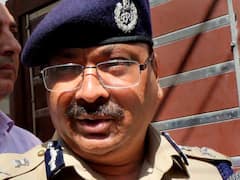 ड्रग्स के बढ़ते मामलों का जिक्र कर जम्मू-कश्मीर के डीजीपी ने पाकिस्तान पर साधा निशाना, 'पड़ोसी देश अब दूसरे गिफ्ट के तौर पर...'