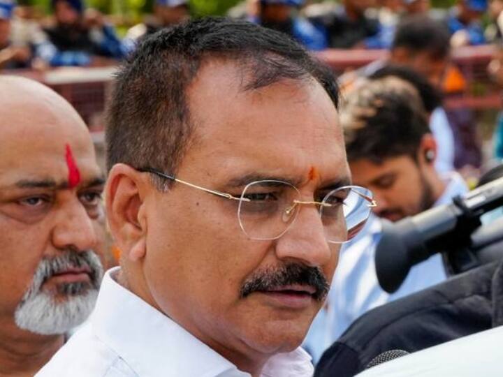 Delhi BJP Virendra Sachdeva demands 25 lakh compensation for child family whose death due to drowning in water Arvind Kejriwal   Delhi: पानी में डूबने से बच्चे की मौत दिल्ली सरकार की लापरवाही, BJP नेता ने की 25 लाख मुआवजे की मांग, AAP विधायक पर...