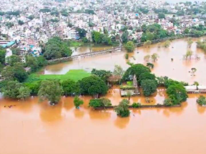 कोल्हापूर जिल्ह्यातील एकूण 14 मार्गावरील एसटी सेवा बंद आहे.