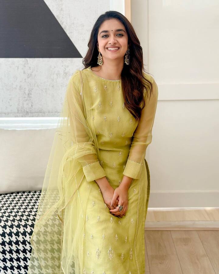 కీర్తి సురేష్ అందమైన ఫోటోలు