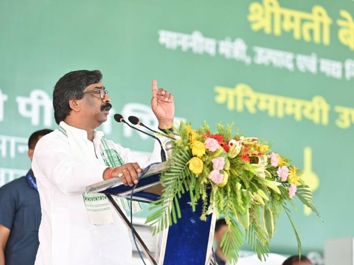 Jharkhand News: CM सोरेन के फटकार के बाद एक्शन मोड में पुलिस प्रशासन, इन गैंगस्टरों पर रखी जा रही विशेष नजर Jharkhand Police administration in action mode after CM Hemant Soren meeting ANN Jharkhand News: CM सोरेन के फटकार के बाद एक्शन मोड में पुलिस प्रशासन, इन गैंगस्टरों पर रखी जा रही विशेष नजर