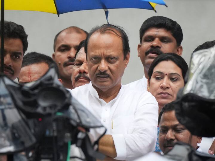 Maharashtra: क्या CM शिंदे के अधिकार में की दखलअंदाजी? अपने इस कदम से फिर चर्चा में आए अजित पवार Ajit Pawar stablish Project Management Unit is this Encroachment on Chief Minister Eknath Shinde powers Maharashtra: क्या CM शिंदे के अधिकार में की दखलअंदाजी? अपने इस कदम से फिर चर्चा में आए अजित पवार