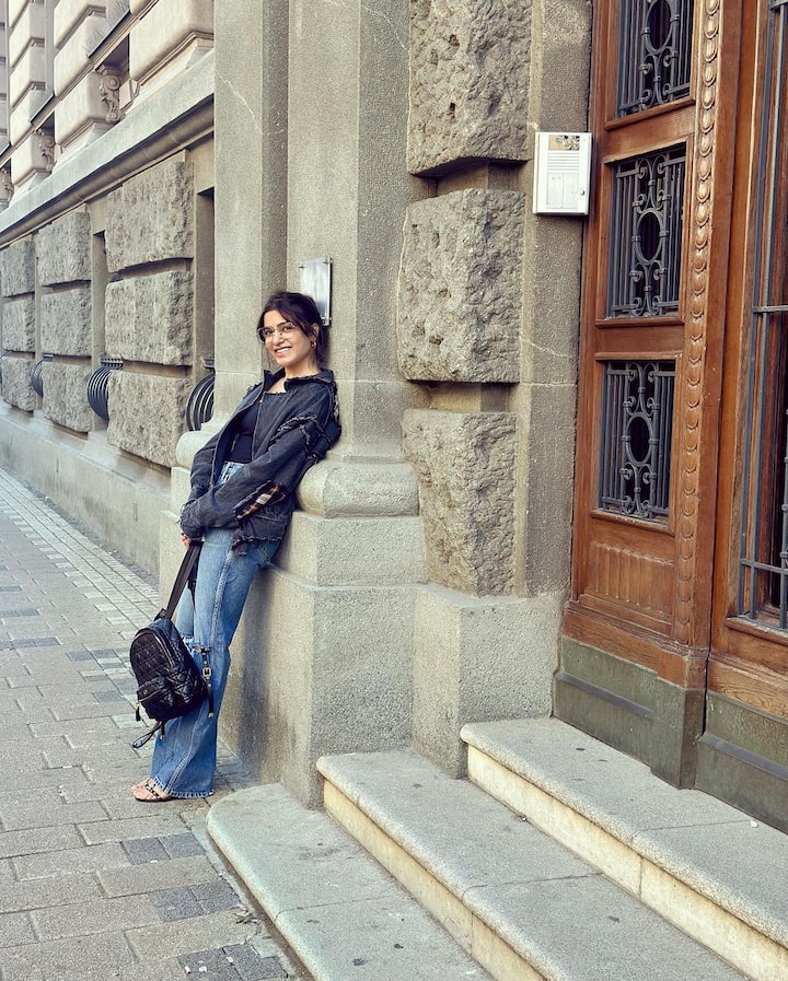 సమంత లేటెస్ట్ ఫోటోలను ఇక్కడ చూడండి.