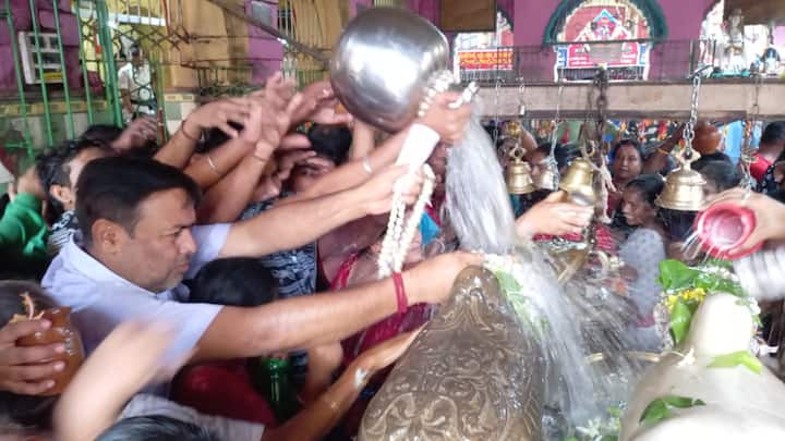 এবারে শ্রাবণ মাসে দুটি অমবস্যার কারনে শ্রাবণ মাস 