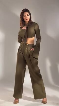 Kriti Sanon Shows Real Power Dressing In Monochromatic Suit; See Pics