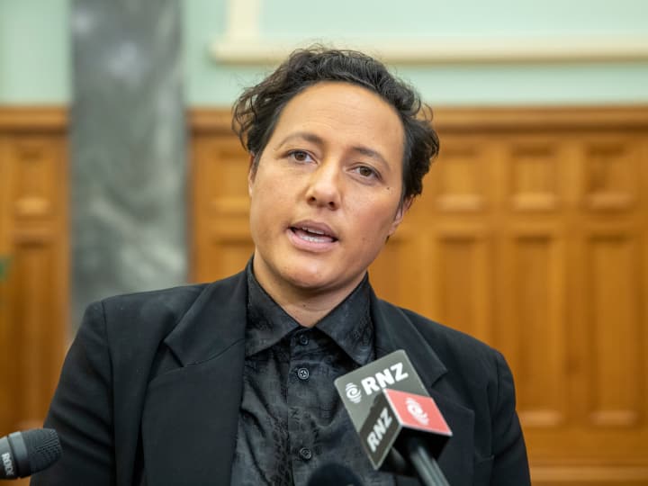 New Zealand Justice Minister: न्यूजीलैंड के मंत्री पर कार को टक्कर मारने का आरोप, पद से दिया इस्तीफा