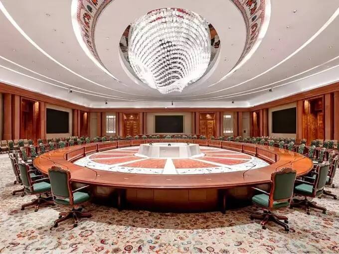 આ પછી સરકારે ITPO કન્વેન્શન સેન્ટર બનાવવાનો નિર્ણય લીધો. પ્રગતિ મેદાન કન્વેન્શન સેન્ટરની રચના કરતી વખતે, દક્ષિણ કોરિયા, અમેરિકા, જર્મની અને ચીન સહિતના દેશોનો અભ્યાસ કરવામાં આવ્યો હતો જ્યાં આવી સુવિધાઓ છે.