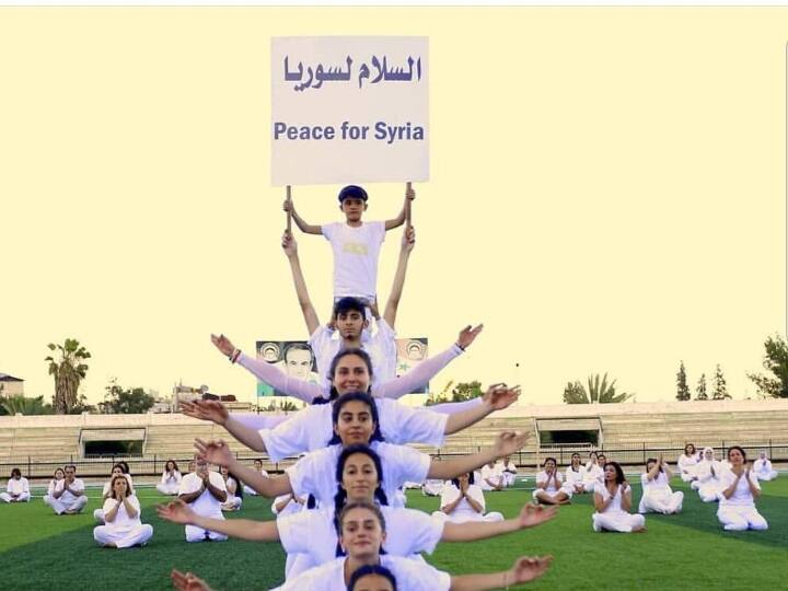 सीरियाई राष्ट्रपति बशर अल-असद योग आंदोलन के प्रबल समर्थक बन गए हैं और इसकी सफलता में महत्वपूर्ण योगदान दे रहे हैं.