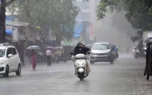 India Rain Update Heavy rain in Maharashtra and Gujarat life disrupted in many places India Rain Update : महाराष्ट्रासह गुजरातमध्ये पावसाचा कहर, अनेक ठिकाणी जनजीवन विस्कळीत