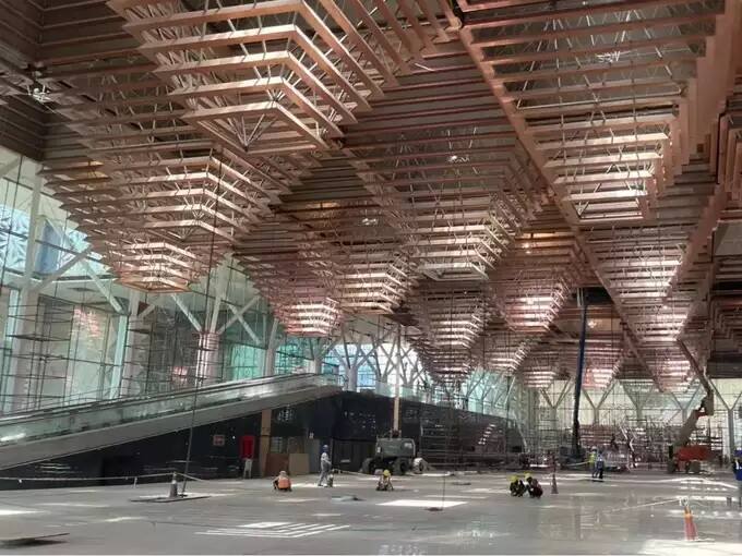 પ્રગતિ મેદાન ખાતેનું IECC 123 એકરમાં ફેલાયેલું છે અને વિશ્વના તમામ ટોચના શહેરોમાં હાજરી સાથે મીટિંગ્સ, કોન્ફરન્સ અને પ્રદર્શનો માટેનું ભારતનું સૌથી મોટું સ્થળ છે.