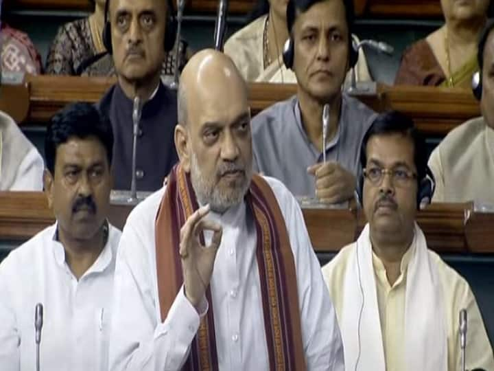 Lok Sabha adjourned till tomorrow amid sloganeering by opposition MPs on the Manipur issue நடுங்கும் நாடாளுமன்றம் - அரசு கொடுப்பது 176: எதிர்க்கட்சியினர் கேட்பது 267 - அமித் ஷாவும் கடும் அமளியும்!