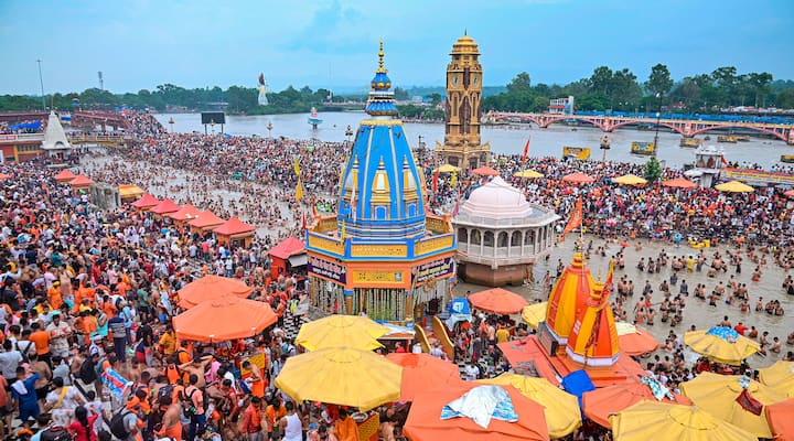 জ্যোতিষশাস্ত্র মতে, গ্রহ নক্ষত্রের এই পরিবর্তনের ফলে অনেক রাশির জাতকরা উপকৃত হবেন। বৃষ রাশির জাতক-জাতিকারা এই পরিবর্তনের দ্বারা উপকৃত হবেন। আপনার বাড়িতে সুখ শান্তি বজায় থাকবে।