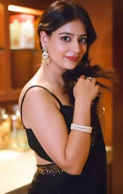 Tania: ਤਾਨੀਆ ਨੂੰ ਕਾਲੀ ਸਾੜੀ 'ਚ ਦੇਖ ਕੇ ਫੈਨਜ਼ ਹੋਏ ਦੀਵਾਨੇ, ਬੋਲੇ- 'ਚੰਦਰਯਾਨ ਹੇਠਾਂ ਬੁਲਾ ਲਓ, ਚੰਦ ਤਾਂ ਜ਼ਮੀਨ 'ਤੇ ਹੈ...'