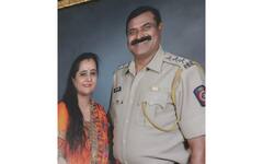 पुण्यात खळबळ! अमरावती पोलिस अधिकाऱ्याची आत्महत्या, पत्नी आणि पुतण्याची हत्या करून स्वतःला संपवलं