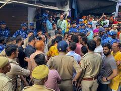 बरेली में जुमें की नमाज के बाद बवाल और तोड़फोड़, तीन घायल, भारी फोर्स तैनात, बाइक सवार ने भाग कर बचाई जान