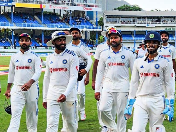 How do Team India players pass the time when the game is stopped due to rain?  Zaheer Khan opened the secret