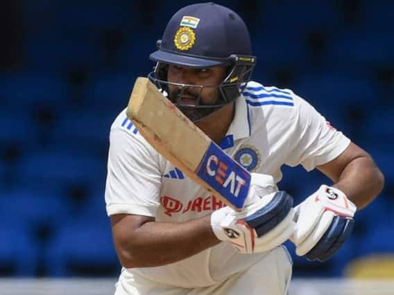 ભારત અને વેસ્ટ ઈન્ડિઝ વચ્ચે 2 ટેસ્ટ મેચની શ્રેણીની બીજી મેચ ડ્રો રહી હતી.  ત્રિનિદાદ ટેસ્ટના પાંચમા દિવસે વરસાદને કારણે રમત રમાઈ શકી ન હતી. આ રીતે ભારતે શ્રેણી 1-0થી જીતી લીધી હતી. આ મેચમાં શાનદાર બોલિંગ કરનાર ટીમ ઈન્ડિયાના ઝડપી બોલર મોહમ્મદ સિરાજને પ્લેયર ઓફ ધ મેચ જાહેર કરાયો હતો. વેસ્ટ ઈન્ડિઝના પ્રથમ દાવમાં મોહમ્મદ સિરાજે ઘાતક બોલિંગ કરી હતી. આ ઝડપી બોલરે 23.4 ઓવરમાં 60 રન આપીને 5 વિકેટ લીધી હતી.