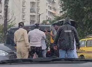 या प्रकरणामुळे सगळीकडे संताप व्यक्त केला जात आहे.