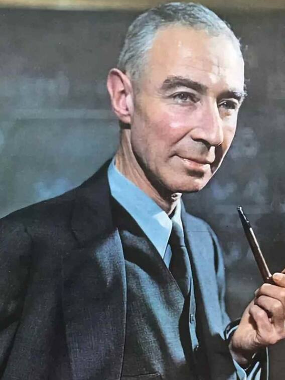 गीता के वो शब्द, जो ओपेनहाइमर में इंटीमेंट सीन में बोले गए