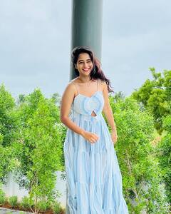 బిగ్ బాస్ బ్యూటీ దీప్తి సునయన అదిరేటి ఫోజులు