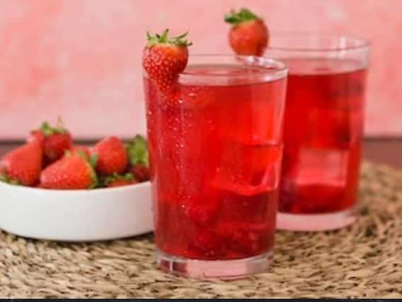 Berry Orange Soda Recipe: बरसात में इंफेक्शन से बचना है, तो घर पर बनाएं Strawberry और नींबू से बना ये चटपटा ड्रिंक