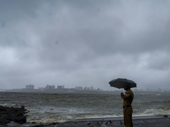 Weather: अब मोबाइल पर मौसम अपडेट, पिन कोड से मिलेगी वेदर रिपोर्ट, IMD ला रहा नया सिस्टम IMD planning to give weather update based on pin code in all over india Weather: अब मोबाइल पर मौसम अपडेट, पिन कोड से मिलेगी वेदर रिपोर्ट, IMD ला रहा नया सिस्टम