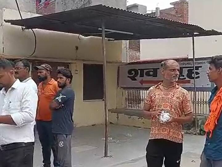 death of husband from beating up by 112 PRV police in Bareilly two Constables suspended ANN UP News: बरेली में दागदार हुई खाकी, पीआरवी टीम की पिटाई से शख्स की मौत, जांच में लापरवाई सामने आने पर हुआ बड़ा एक्शन