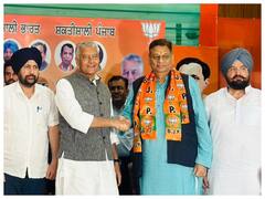 कांग्रेस नेता अश्वनी सेखड़ी बीजेपी में हुए शामिल,  प्रदेश अध्यक्ष सुनील जाखड़ ने दिलाई सदस्यता