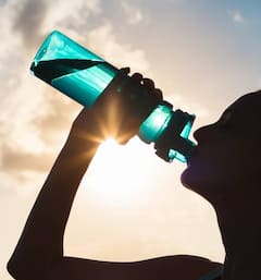 ORS : ডাক্তারের পরামর্শ ছাড়া ORS খাওয়া যায়? কখন খেলে হিতে বিপরীত? জানাচ্ছেন চিকিৎসক