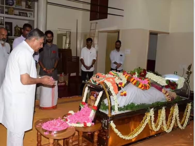 former rashtriya swayamsevak sangh minister madandas devi passed away Madandas Devi Death : RSS चे माजी सह सरकार्यवाह मदनदास देवी अनंतात विलीन
