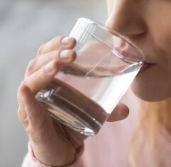 ORS : ডাক্তারের পরামর্শ ছাড়া ORS খাওয়া যায়? কখন খেলে হিতে বিপরীত? জানাচ্ছেন চিকিৎসক