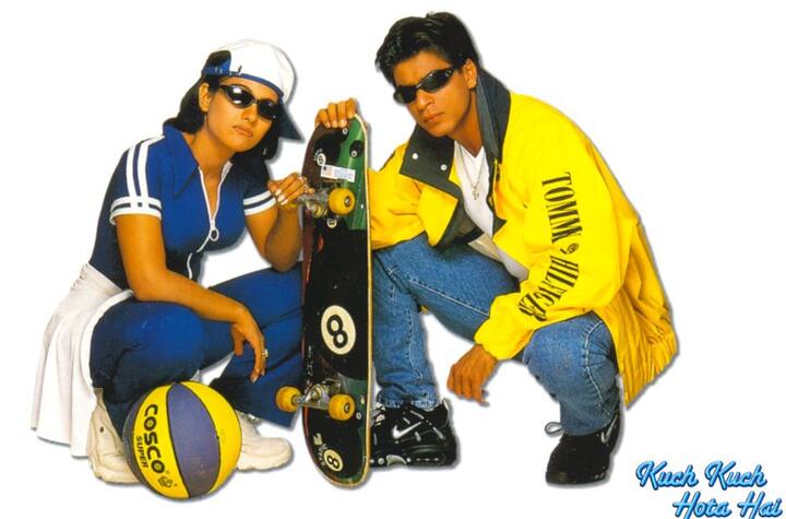 शाहरुख खान, काजोल औऱ रानी मुखर्जी स्टारर फिल्म ‘कुछ कुछ होता है’ 90s की ब्लॉकबस्टर फिल्म है. जिसमें कमाल की लव स्टोरी दिखाई गई थी. इस फिल्म को दर्शकों ने खूब पसंद किया था. आज भी फिल्म के गाने हर पार्टी की जान होते हैं. लेकिन क्या आप जानते हैं कि इस फिल्म की शूटिंग के दौरान काजोल की याददाशत चली गई थी. चलिए जानते हैं क्या है पूरा मामला.