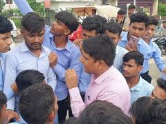 इंदौर में क्यों प्रबंधन के खिलाफ सड़कों पर उतरे ज्ञानोदय विद्यालय के सैकड़ों छात्र, 3 की बिगड़ी तबीयत