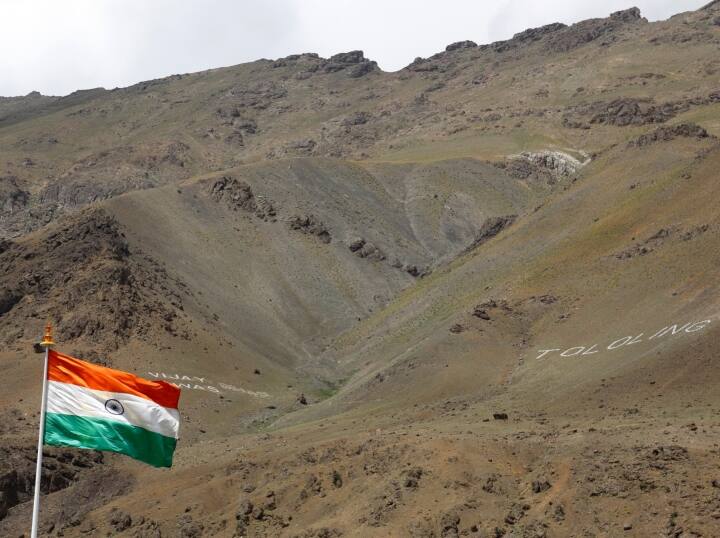 Kargil Vijay Diwas: न आर्टिलरी थी न मैप्स... बस एक ही जानकारी वहां मुजाहिदीन हैं, ब्रिगेडियर ने सुनाई कारगिल की कहानी Kargil Vijay Diwas 2023 Brigadier Khushal Thakur remembers when Indian soldiers with no artillery, no maps won kargil war Kargil Vijay Diwas: न आर्टिलरी थी न मैप्स... बस एक ही जानकारी वहां मुजाहिदीन हैं, ब्रिगेडियर ने सुनाई कारगिल की कहानी