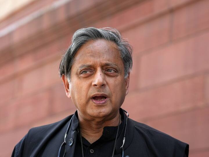 Shashi Tharoor On Manipur violence criticized BJP government for not debating in Parliament 'हर लोकतंत्र में प्रधानमंत्री...', मणिपुर में चर्चा नहीं कराए जाने को लेकर बोले कांग्रेस नेता शशि थरूर