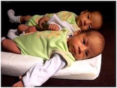 Twins: ఇలాంటి కారణం వల్ల కూడా కవలలు జన్మిస్తారా? సెలీనా జైట్లీ విషయంలో ఇదే జరిగింది