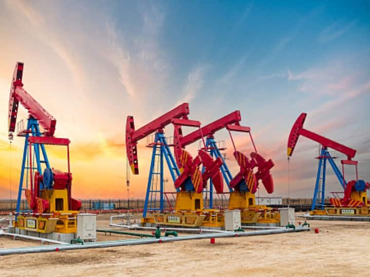 Russia Crude Oil Discount Per Barrel Finance Minister Anton Siluanov Russian Oil India Russia To Reduce Oil Export Discount To $20 Per Barrel, Says Finance Minister