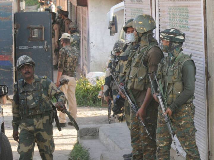 Pak Intruder Shot Dead In Jammu And Kashmir As Bsf Foils Smuggling Bid 4 Kg Narcotics Recovered