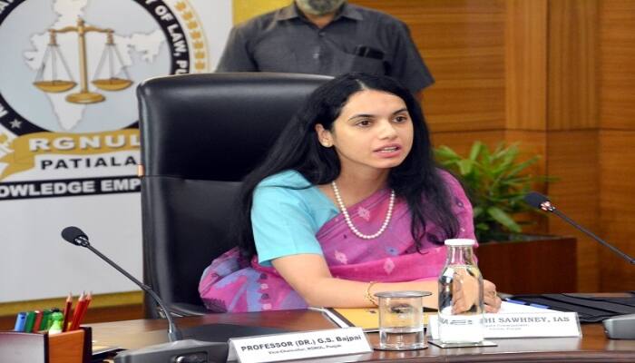 Appeal from the Deputy Commissioner to give applications for compensation to the flood affected people Patiala News : ਡਿਪਟੀ ਕਮਿਸ਼ਨਰ ਵੱਲੋਂ ਹੜ੍ਹ ਪ੍ਰਭਾਵਿਤ ਲੋਕਾਂ ਨੂੰ ਨੁਕਸਾਨ ਦੇ ਮੁਆਵਜ਼ੇ ਲਈ ਅਰਜ਼ੀਆਂ ਦੇਣ ਦੀ ਅਪੀਲ