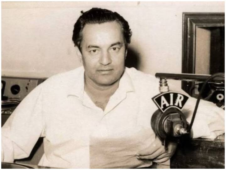 Mukesh Unknown Facts: एक्टर बनने की ख्वाहिश रखते थे सिंगर मुकेश, 'पहली नजर' से जला दिए थे दिल के हर अरमान Mukesh want to be an actor but became singer raj kapoor amitabh bachchan sanjeev kumar Motilal manoj kumar shashi kapoor neil nitin mukesh unknown facts Mukesh Unknown Facts: एक्टर बनने की ख्वाहिश रखते थे सिंगर मुकेश, 'पहली नजर' से जला दिए थे दिल के हर अरमान